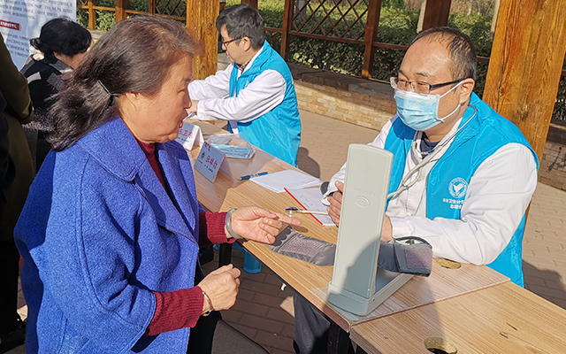 【学雷锋日】安博在线,安博（中国）举办“爱满京城，牵手智慧家医”志愿服务活动(图5)